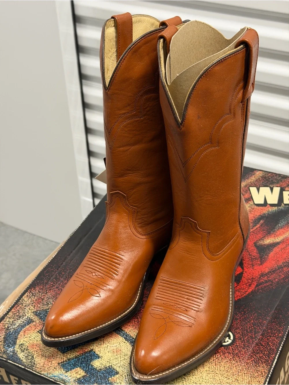 Heritage West vintage 10 cowboy boots size 8E new in box 3100